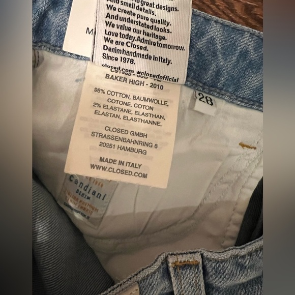 Closed Baker High-Rise
Distressed Slim Jeans sz 28 - Picture 8 of 13